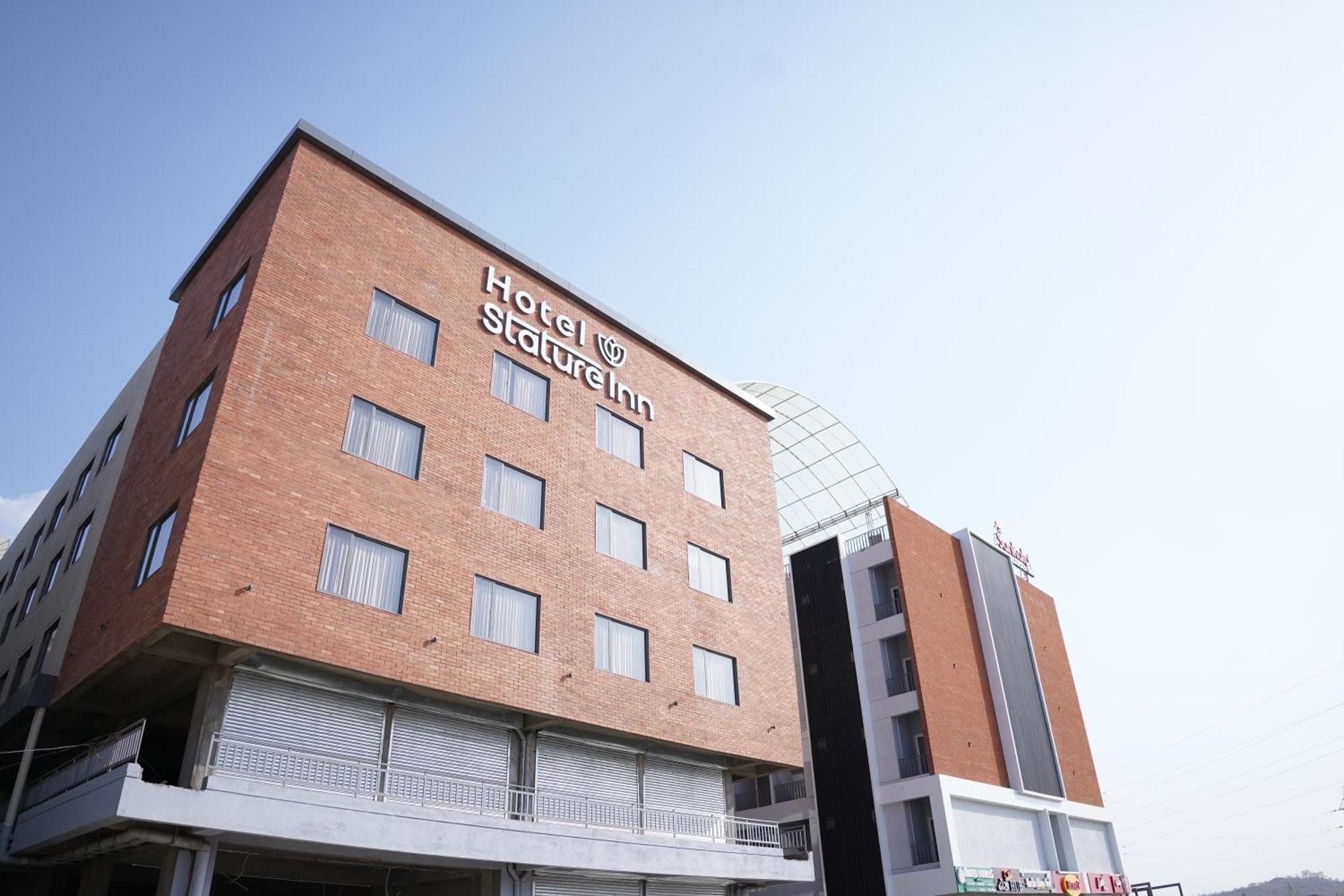 Hotel Stature Inn Kevadia Eksteriør bilde